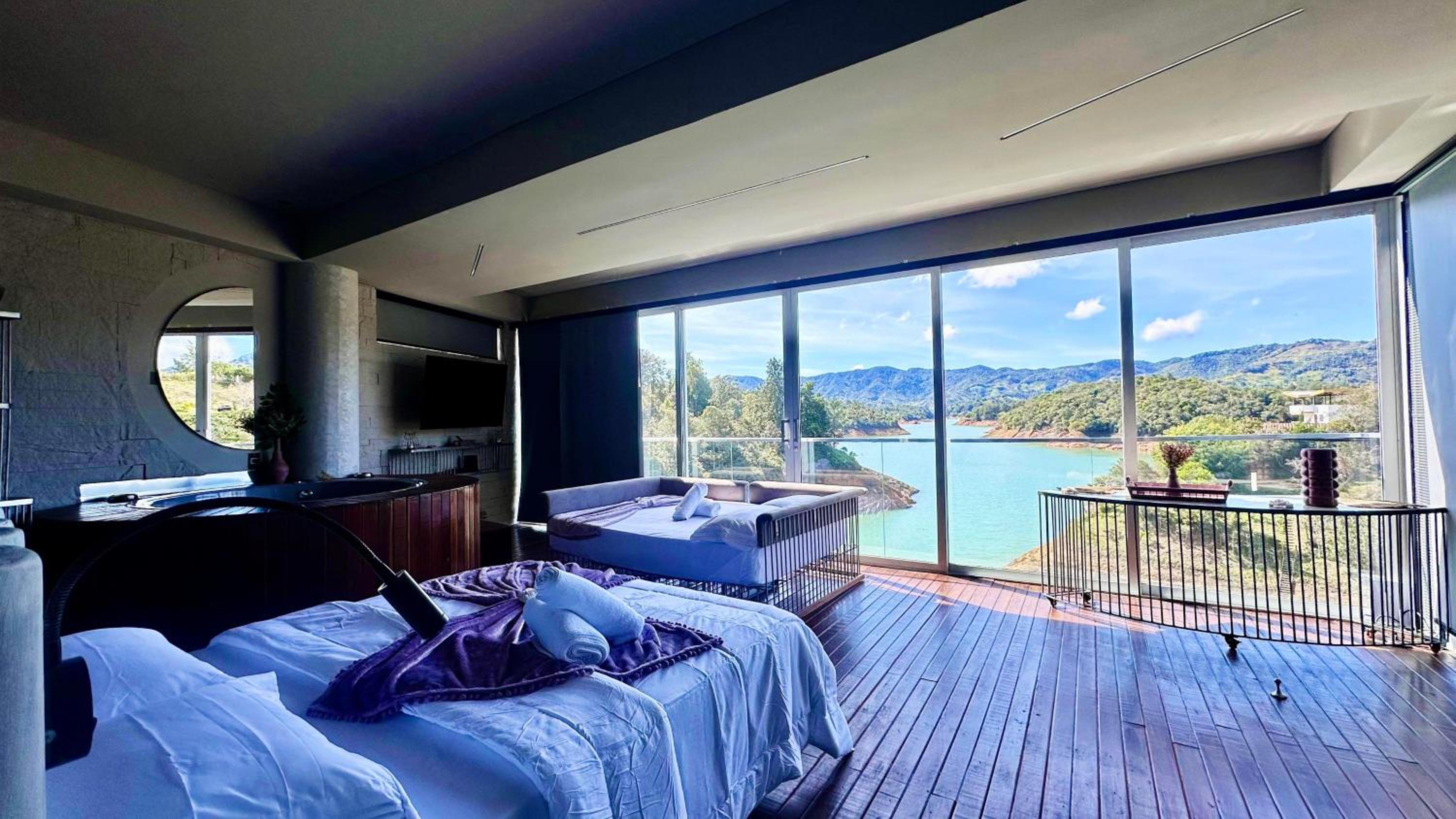 EleMYNT LifeStyle Hotel