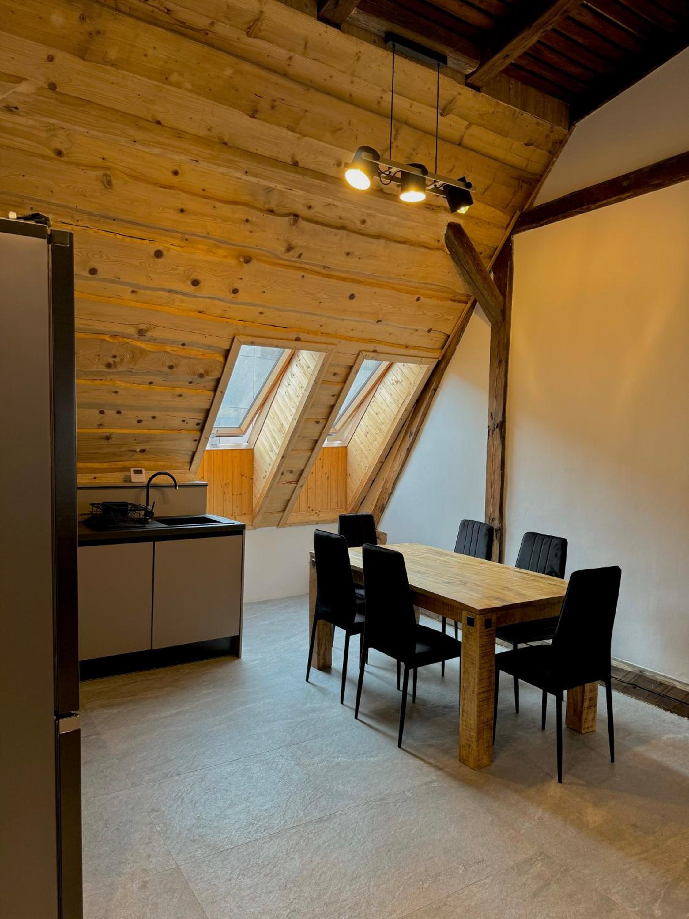 Novozrekonštruovaný 79m2 mezonetový byt v centre mesta