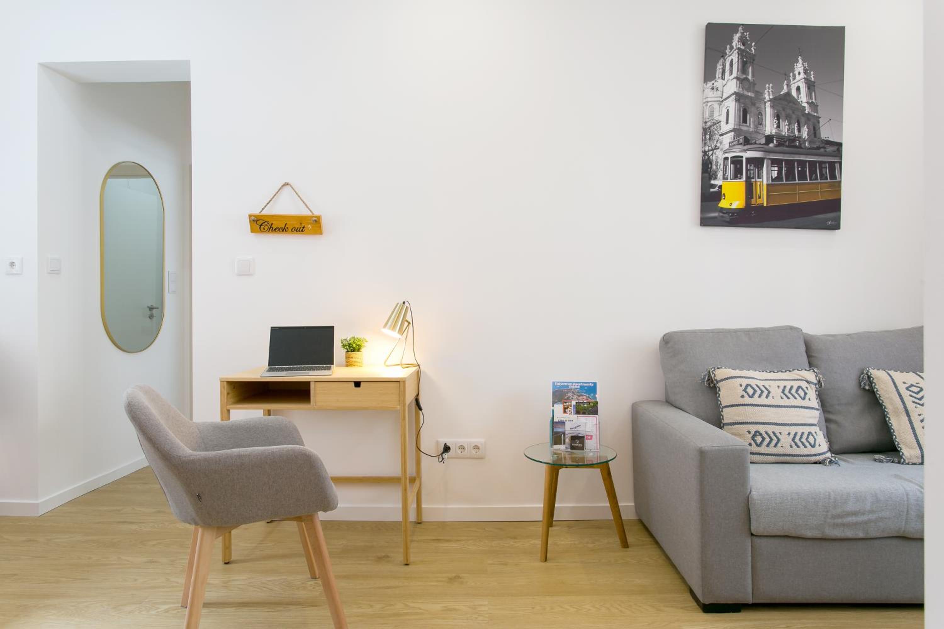Lisbon City Center Apartment, Walkable, AC&WiFi view 3