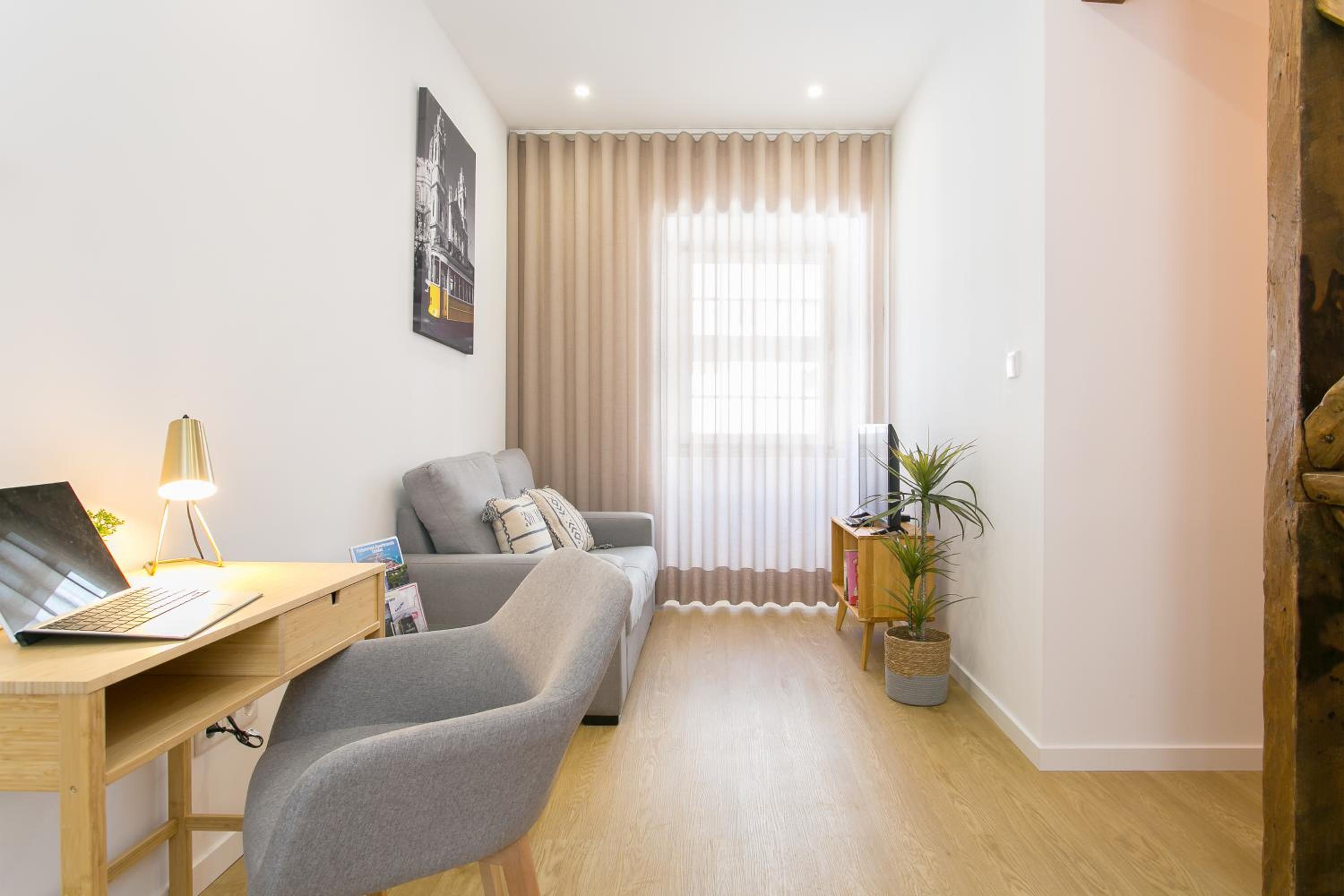 Lisbon City Center Apartment, Walkable, AC&WiFi view 4