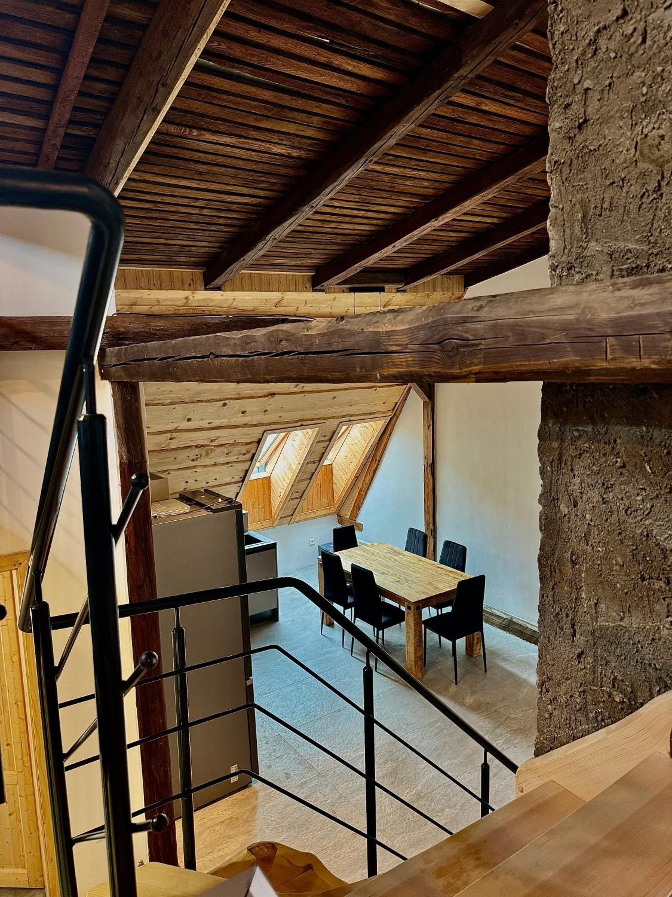 Novozrekonštruovaný 79m2 mezonetový byt v centre mesta
