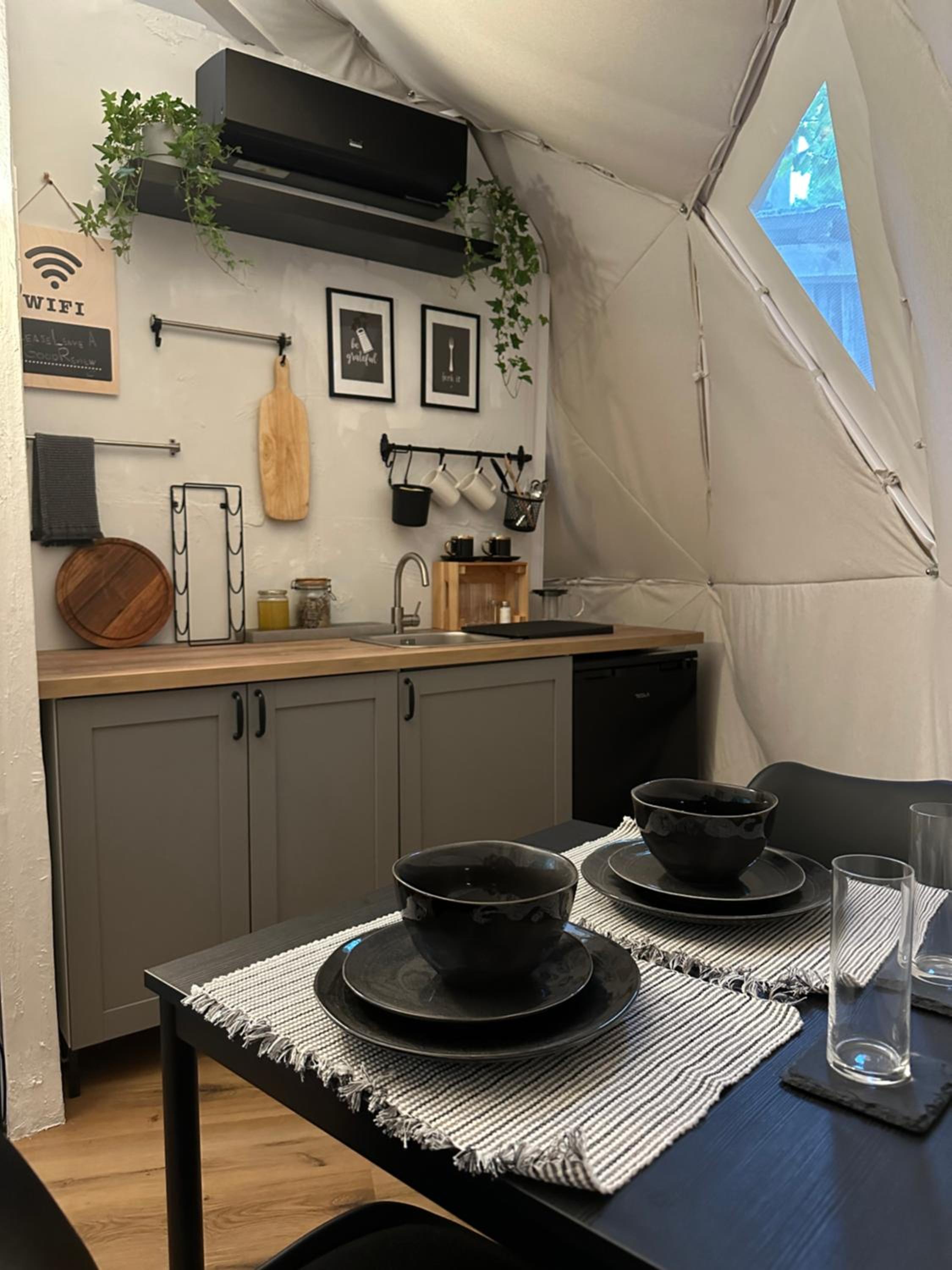 Glamping, Hot Tub & Projector by Nidumm Stay view 4