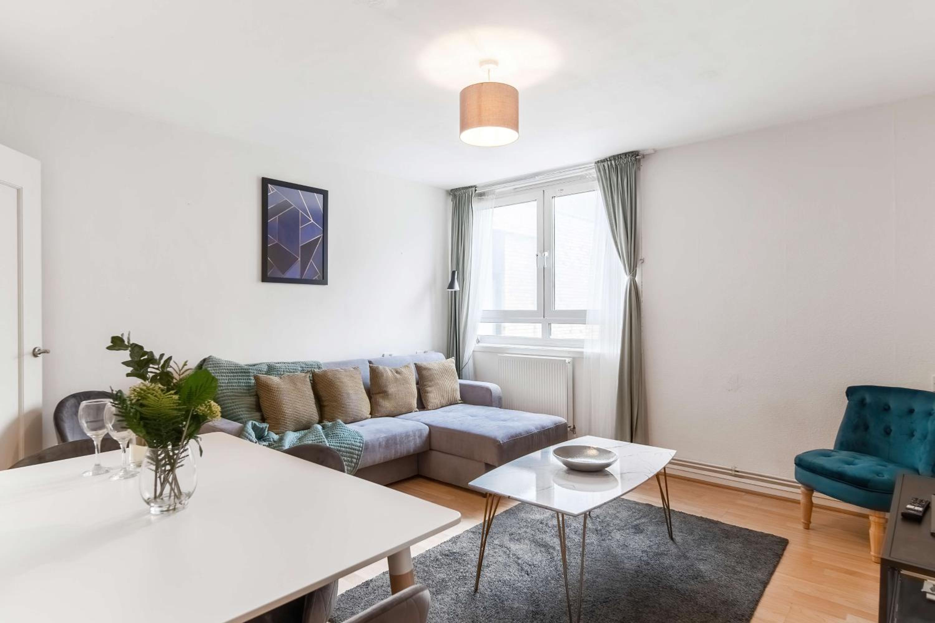 One Bed Apt By LiveStay Short Lets & Serviced Accommodation London view 5
