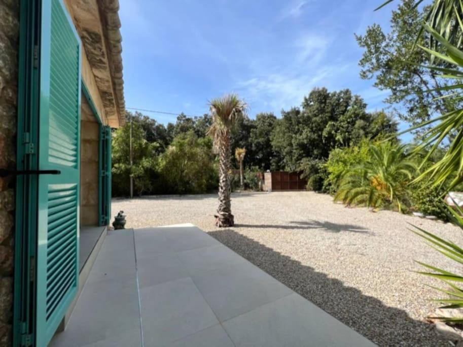 Exklusive moderne Finca mit Pool