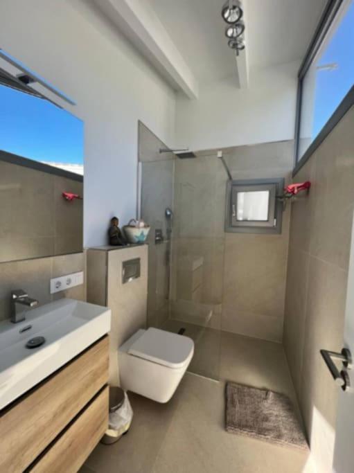 Exklusive moderne Finca mit Pool