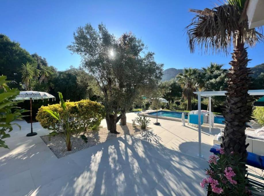 Exklusive moderne Finca mit Pool