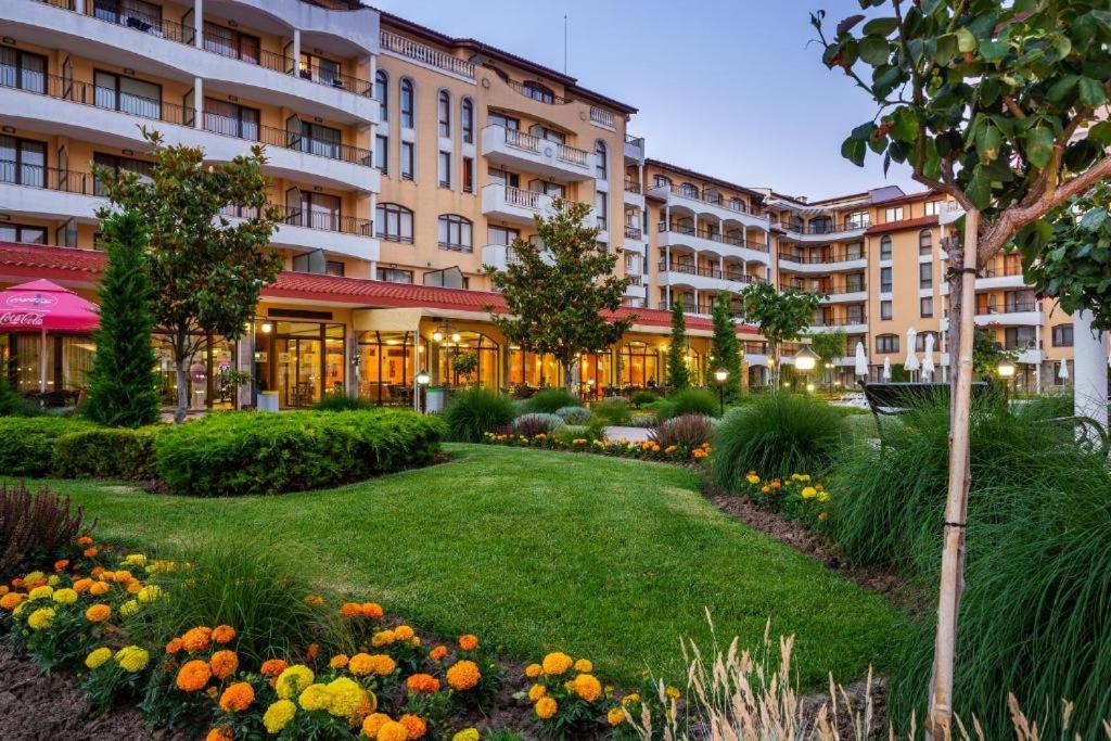 Apartment Hany - 3 pools, SPA, gym, playgrounds