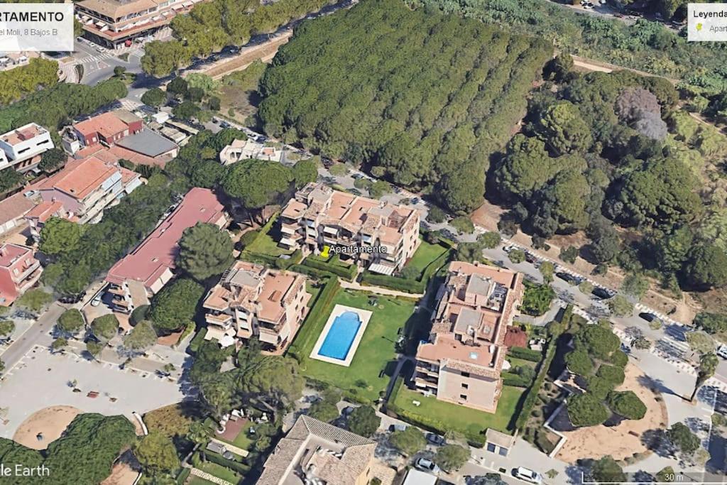 Apartamento 6 personas con piscina y parquing
