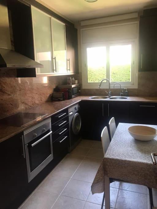 Apartamento 6 personas con piscina y parquing