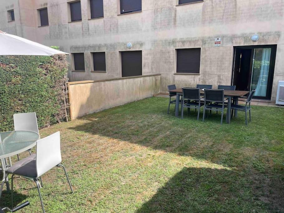Apartamento 6 personas con piscina y parquing
