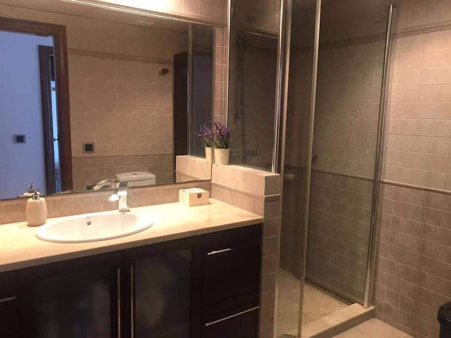 Apartamento 6 personas con piscina y parquing