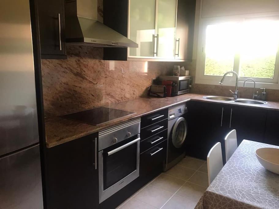 Apartamento 6 personas con piscina y parquing