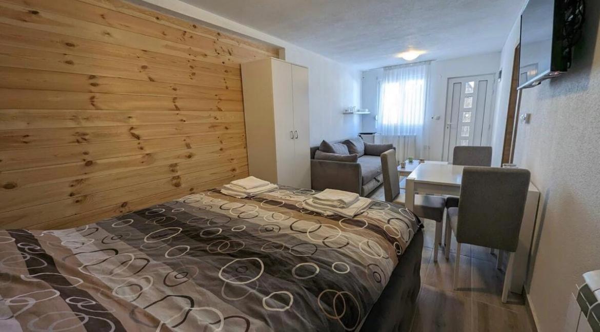 Iva Lux Apartments view 5