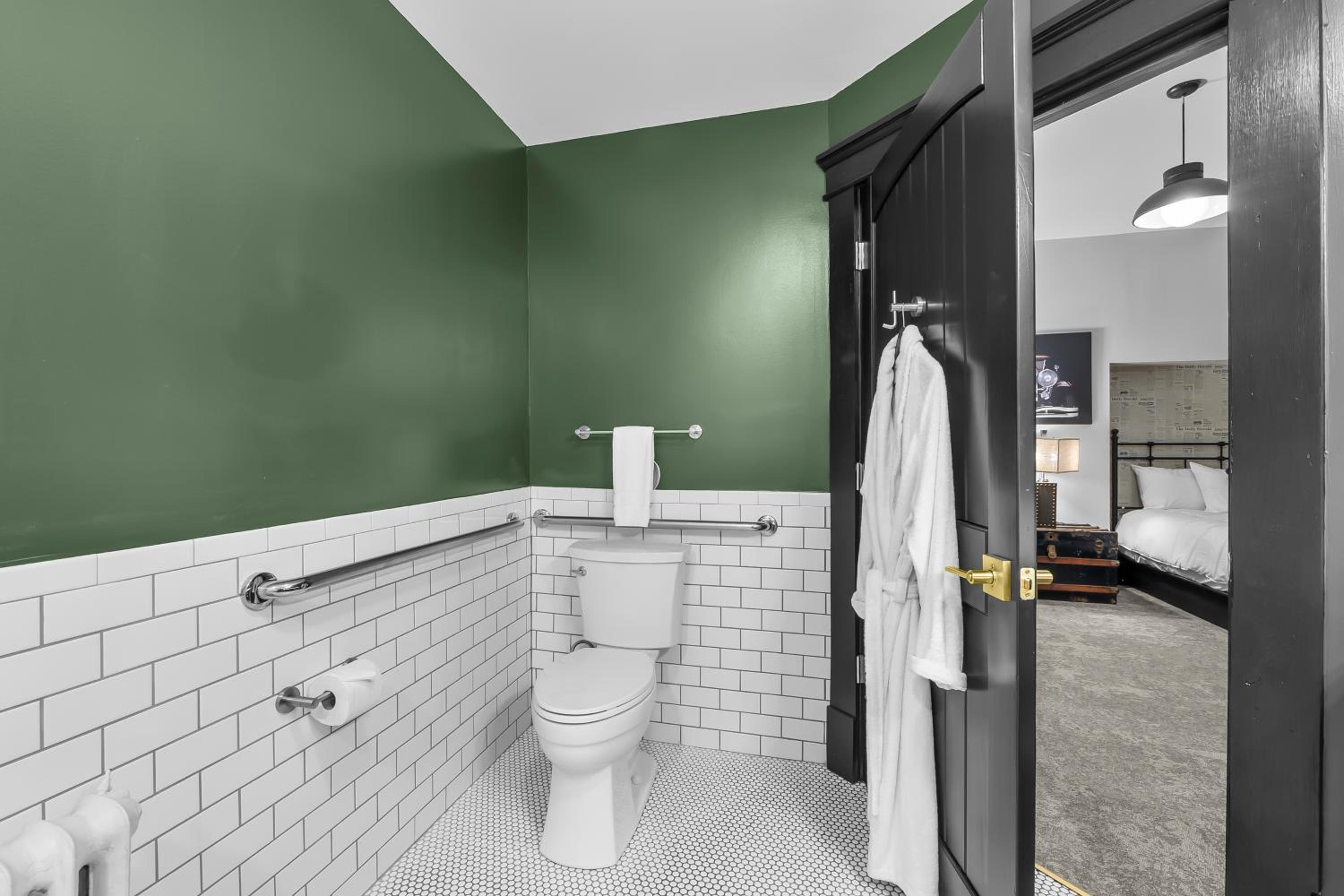 Cape Girardeau Vacations - Rockwood Inn - Property Image 5