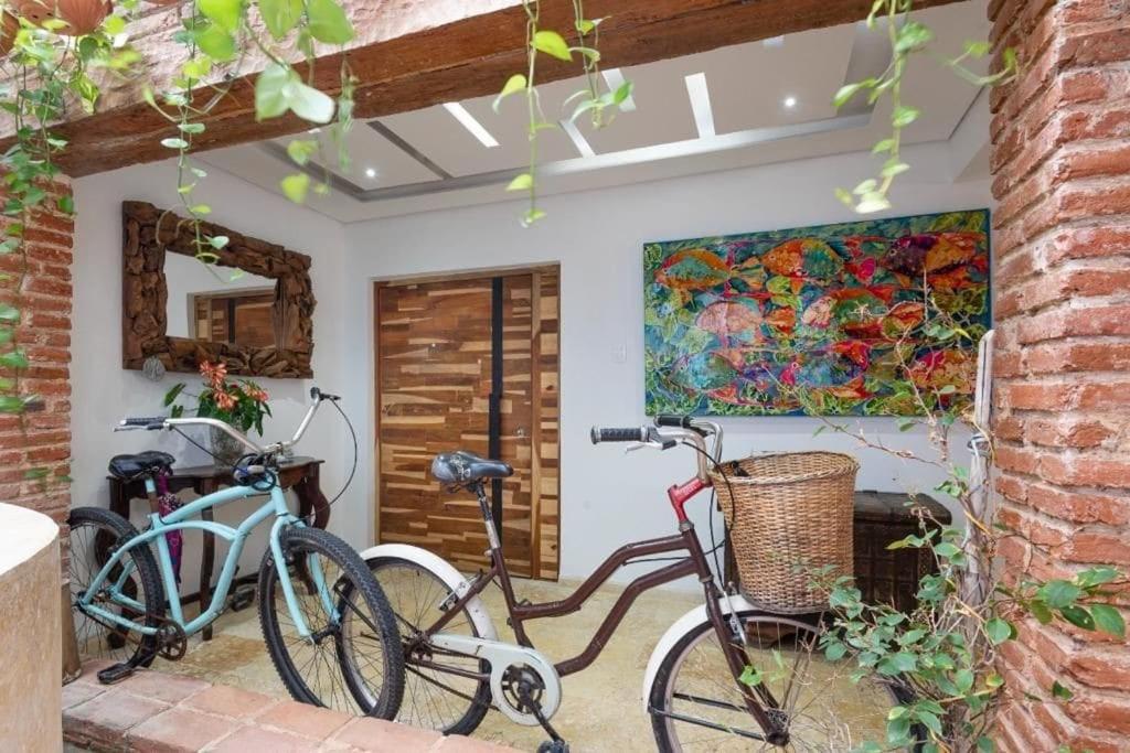 Hotel Charming Old City Loft with Jacuzzi! - Image 1