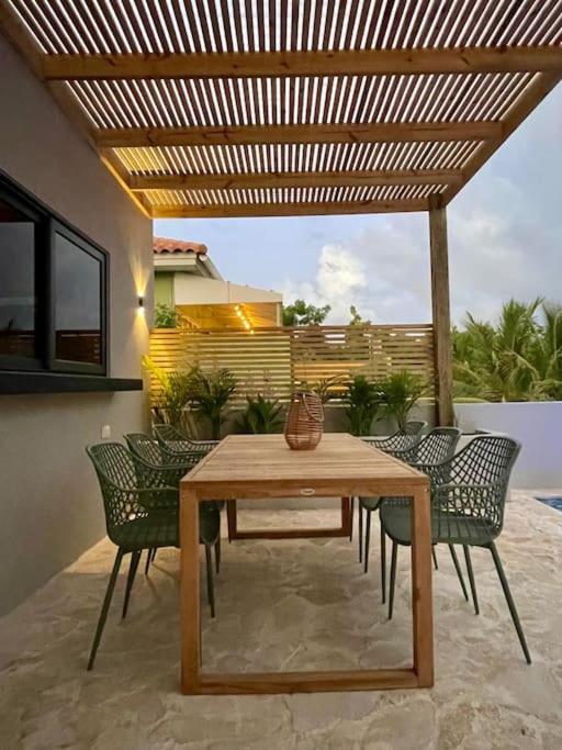 Villa Janssen with private pool, Jan Thiel 6p