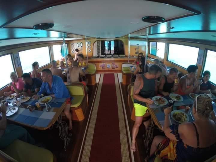 Private boat rental