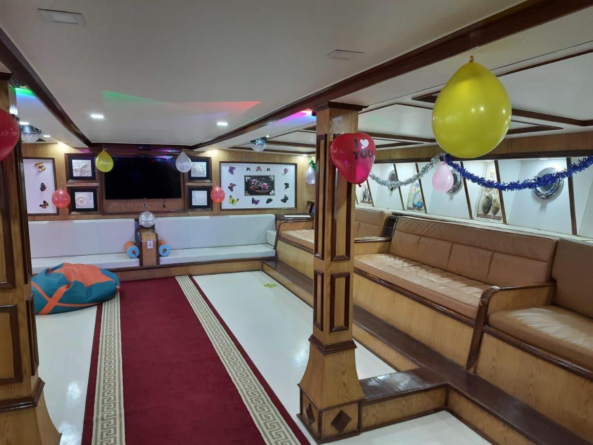 Private boat rental
