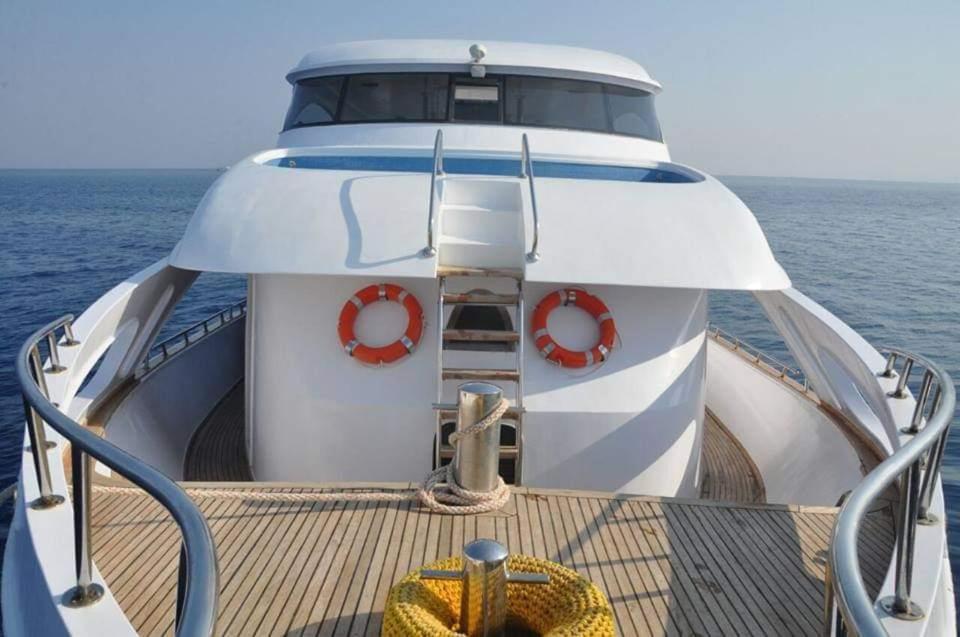 Private boat rental