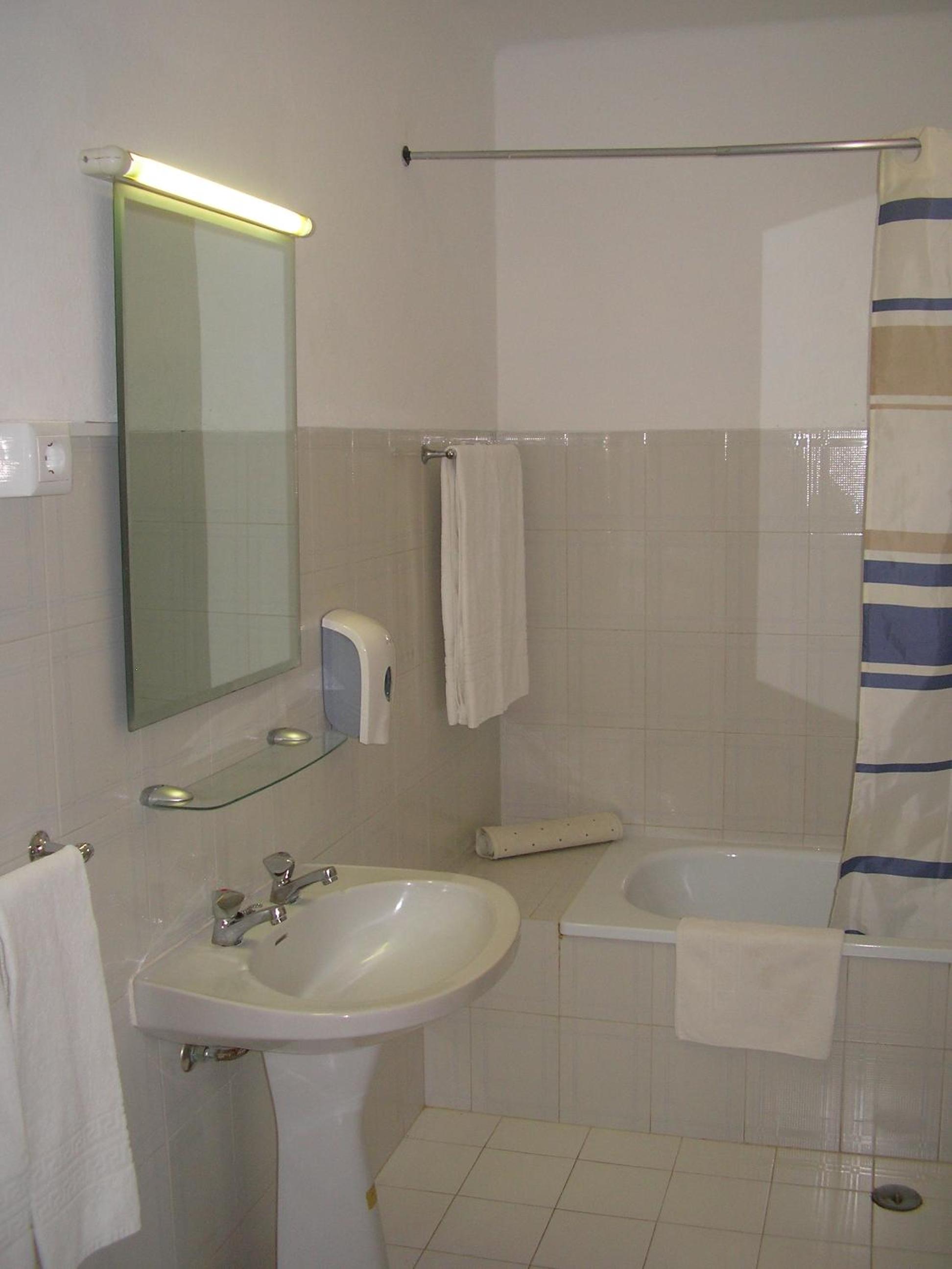 Apartamentos Salema Praia Club