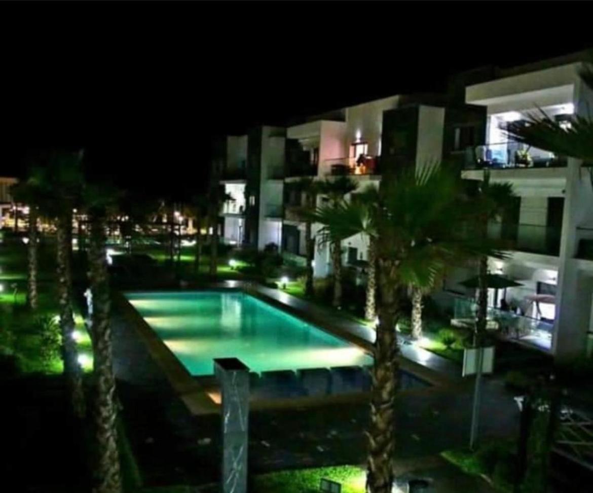 Appartement de 150 m2 en front de mer avec 6 piscines view 2
