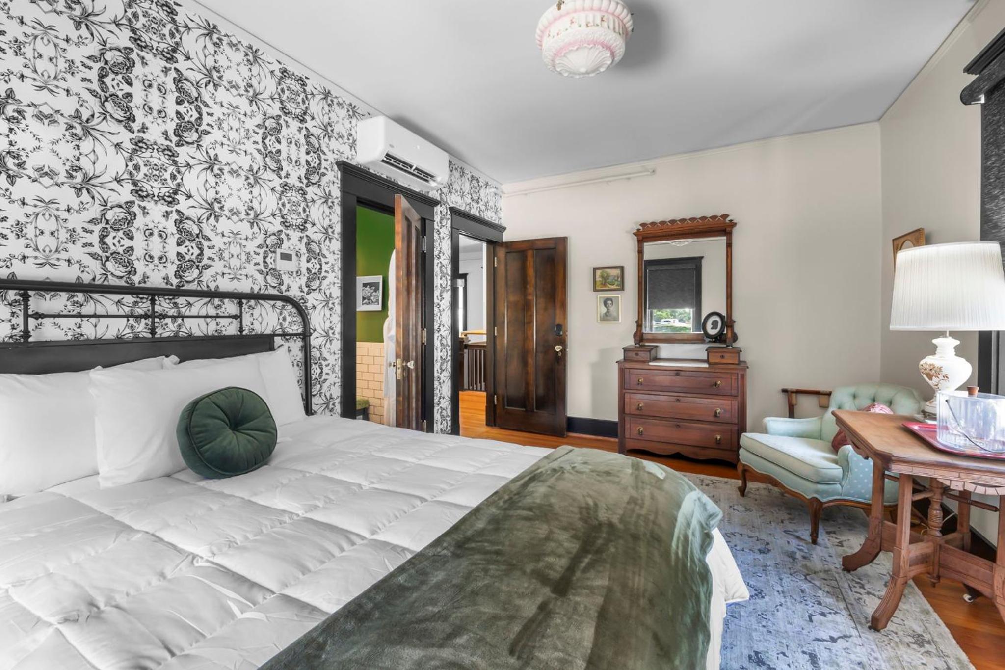 Cape Girardeau Vacations - Rockwood Inn - Property Image 10