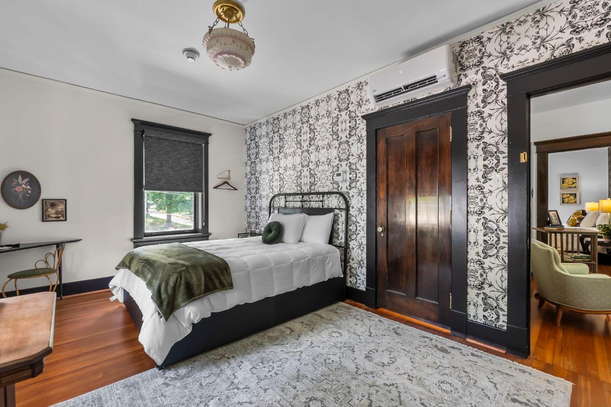 Cape Girardeau Vacations - Rockwood Inn - Property Image 12