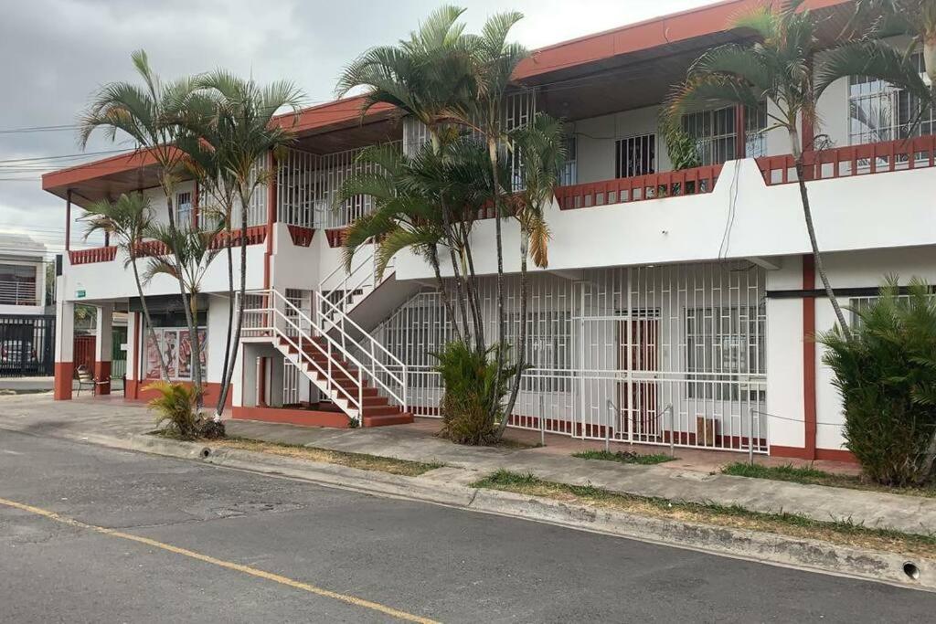 Apartamento VillaRegis 1 Zapote, San José