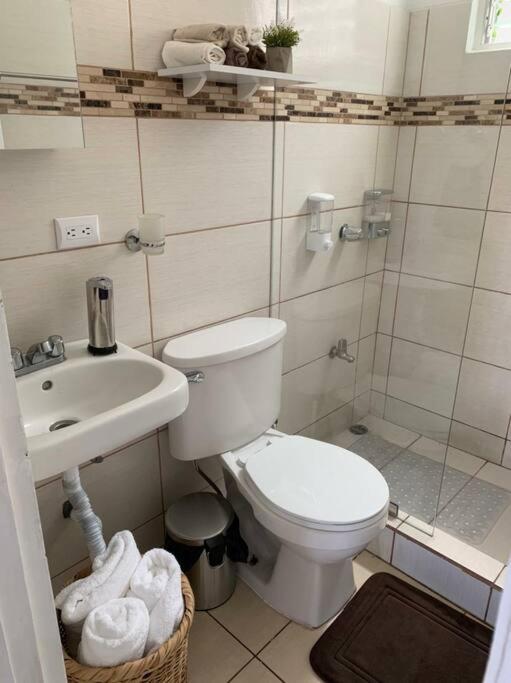 Apartamento VillaRegis 2, Zapote, San Jose