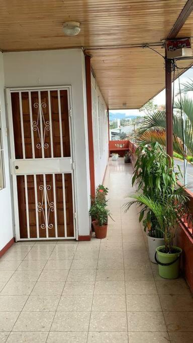 Apartamento VillaRegis 2, Zapote, San Jose