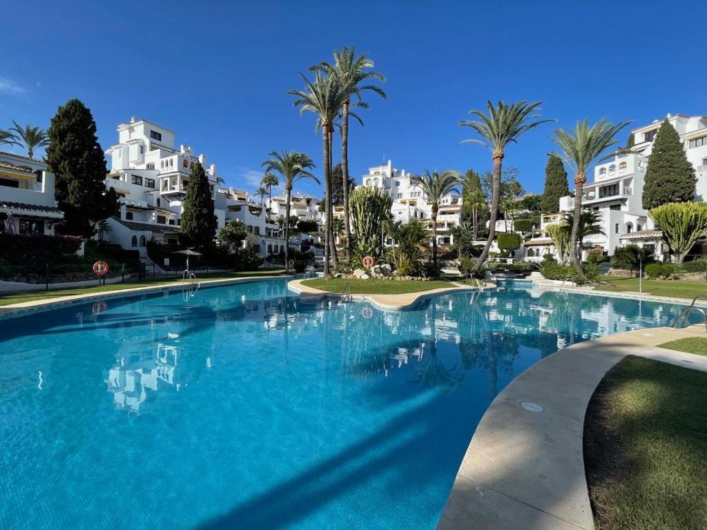 Luxury Apartment in Marbella Aldea Blanca close by Beautiful Port and Beaches of Puerto Banús