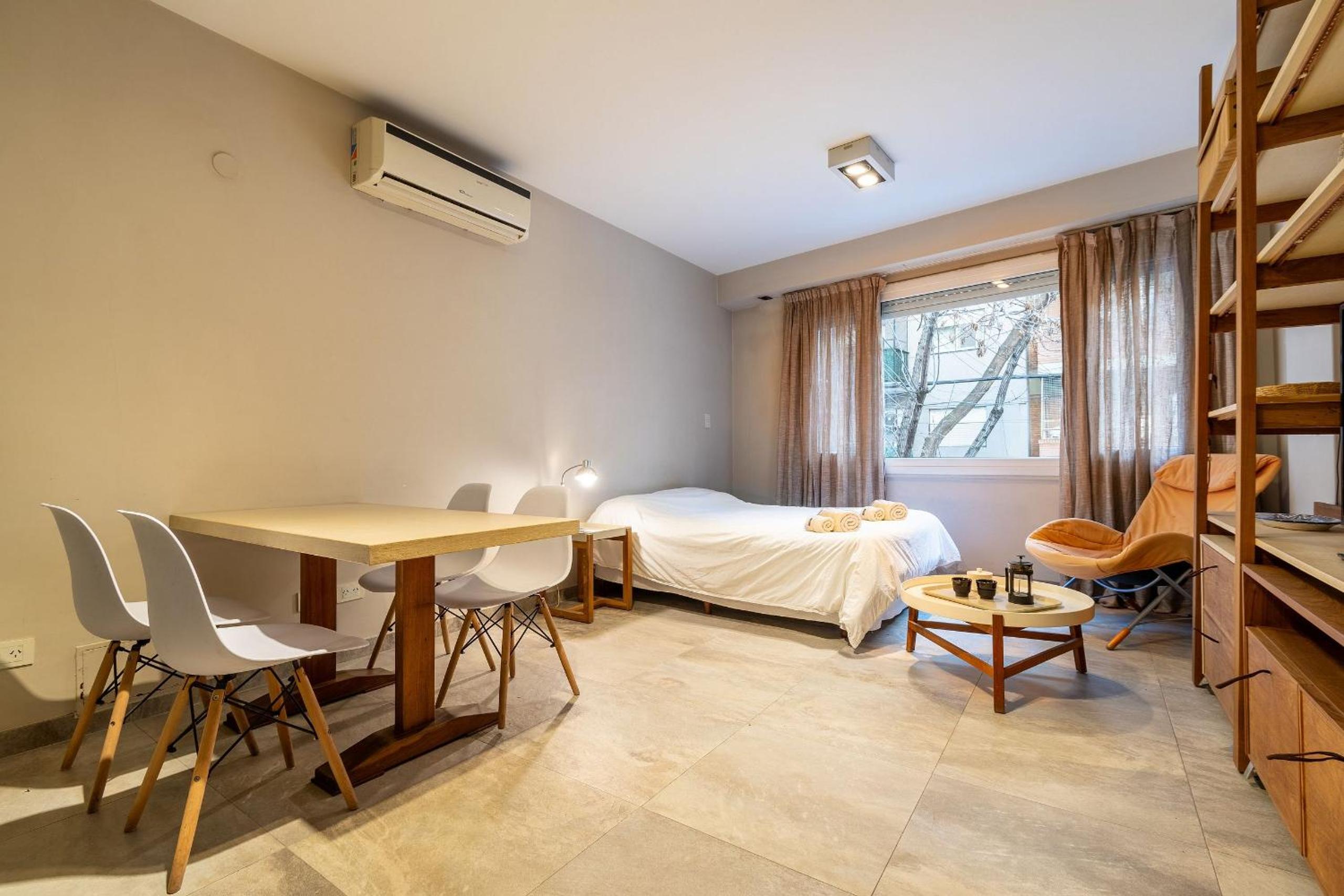Cozy and bright studio in Recoleta