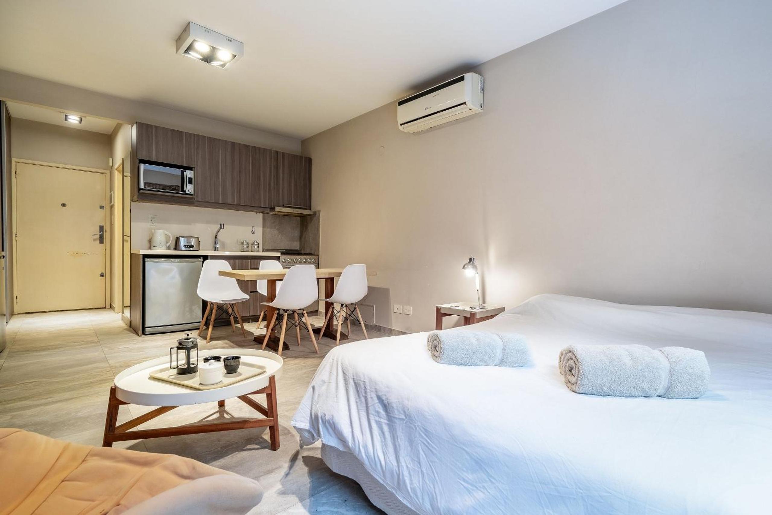 Cozy and bright studio in Recoleta
