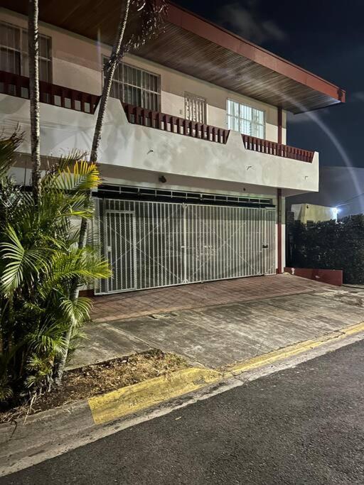 Apartamento VillaRegis 3 PB, Zapote, San Jose