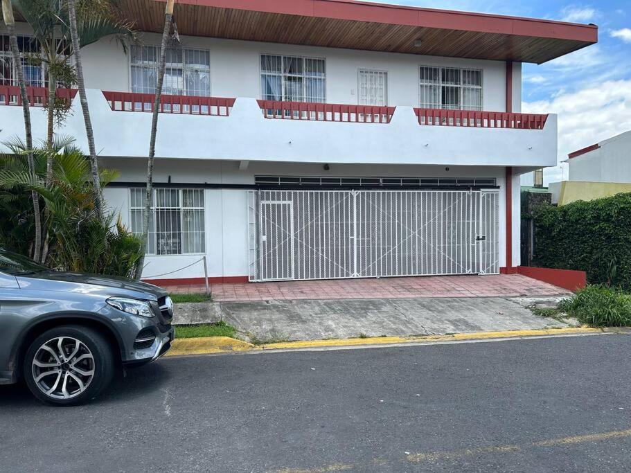 Apartamento VillaRegis 3 PB, Zapote, San Jose