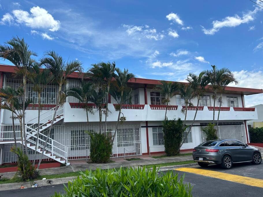 Apartamento VillaRegis 3 PB, Zapote, San Jose