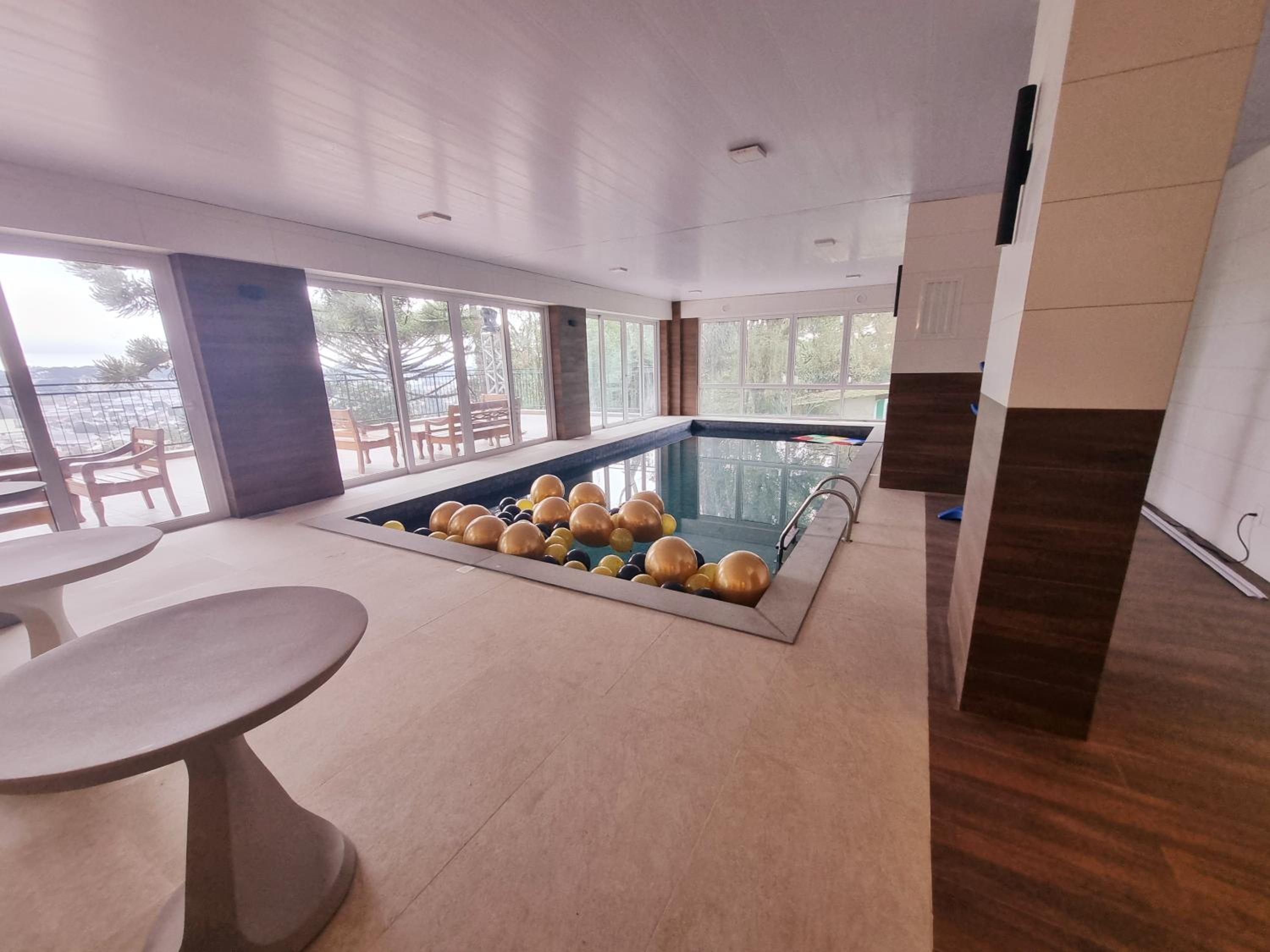 Serra Class - Lareira no flat - Piscina aquecida, sauna, brinquedoteca
