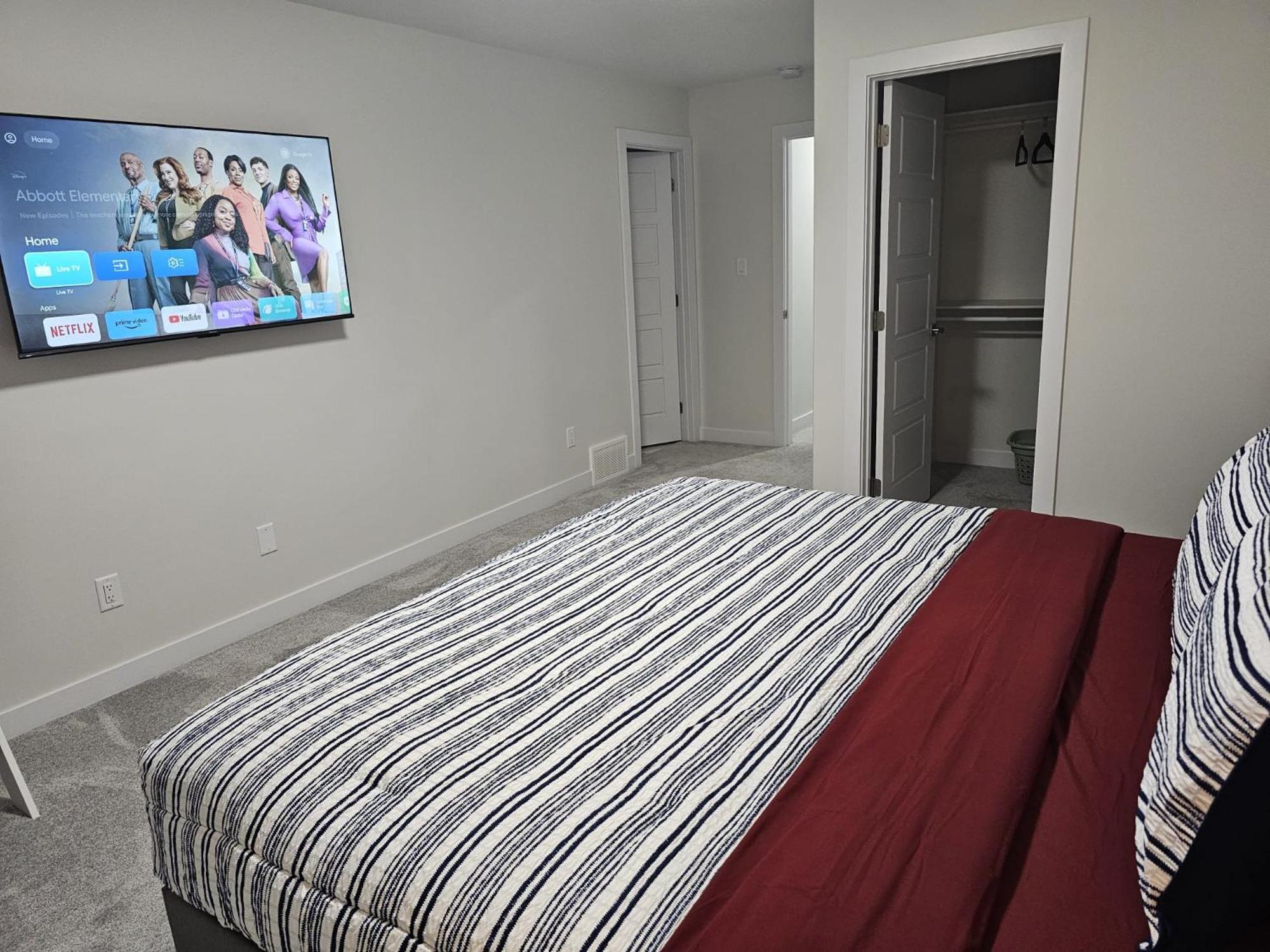 Sleek Home in Trendy Community at SW, Edmonton