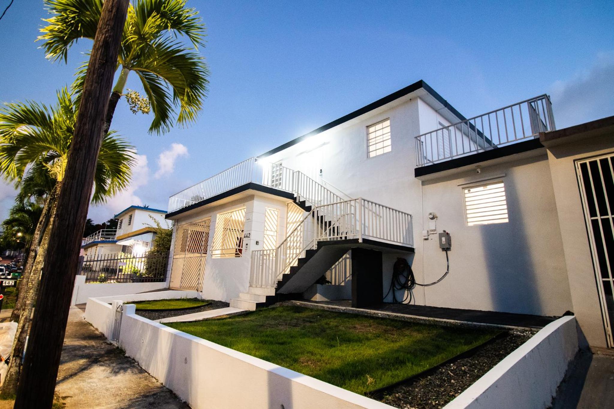 Entire Vacation Home in San Juan - Fits 10 view 3