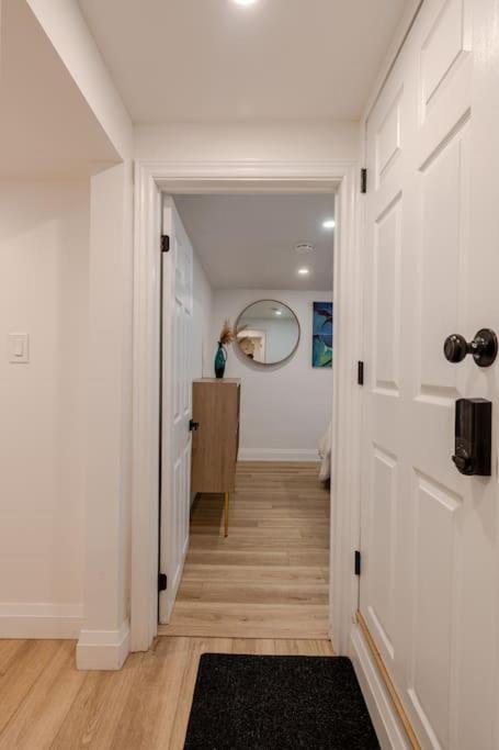 Kitchener Vacations - Luxury New Spacious Apartment - Country Hills, Kitchener - Property Image 11