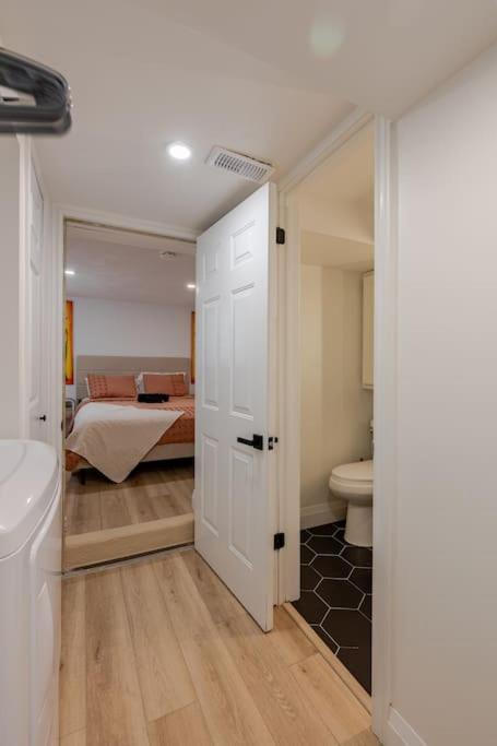 Kitchener Vacations - Luxury New Spacious Apartment - Country Hills, Kitchener - Property Image 15