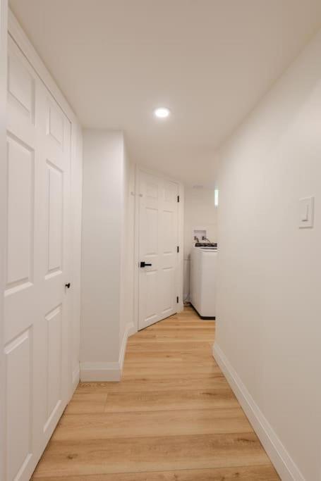 Kitchener Vacations - Luxury New Spacious Apartment - Country Hills, Kitchener - Property Image 20