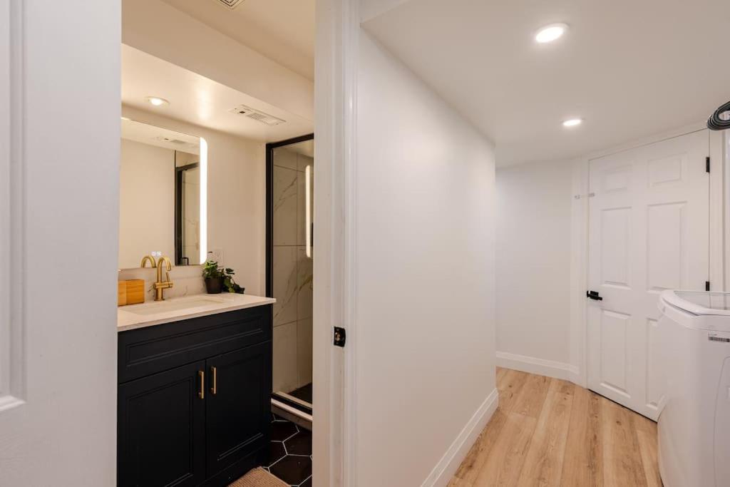Kitchener Vacations - Luxury New Spacious Apartment - Country Hills, Kitchener - Property Image 12