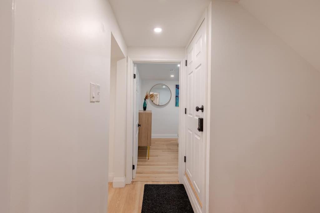 Kitchener Vacations - Luxury New Spacious Apartment - Country Hills, Kitchener - Property Image 21