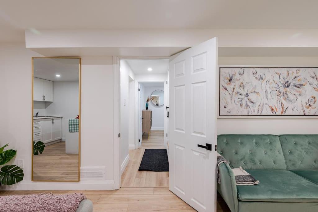 Kitchener Vacations - Luxury New Spacious Apartment - Country Hills, Kitchener - Property Image 26