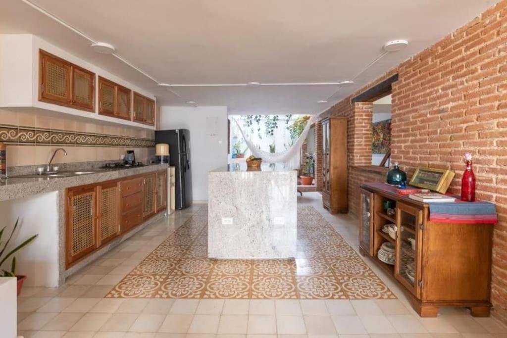 Charming Old City Loft with Jacuzzi!