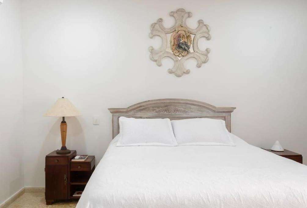 Charming Old City Loft with Jacuzzi!