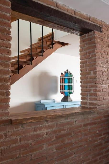 Charming Old City Loft with Jacuzzi!