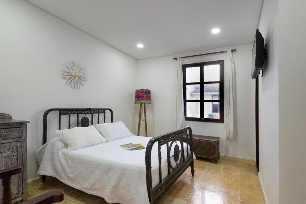 Charming Old City Loft with Jacuzzi!