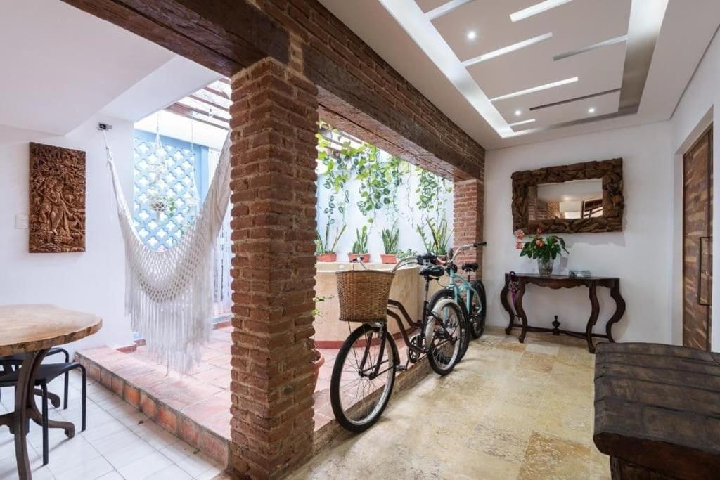 Charming Old City Loft with Jacuzzi!